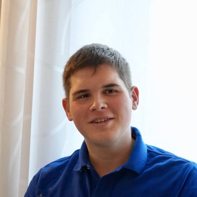 Thibault P., chef du développement chez Synor, agence IA à Genève
